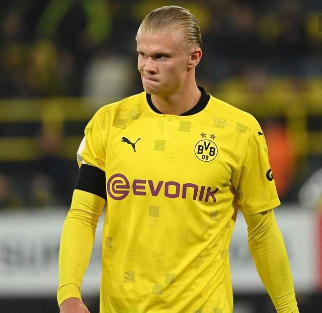 开云-关于哈兰德巅峰对决，萨拉赫与30激战切尔西分钟，战术调整胜负难料！的信息