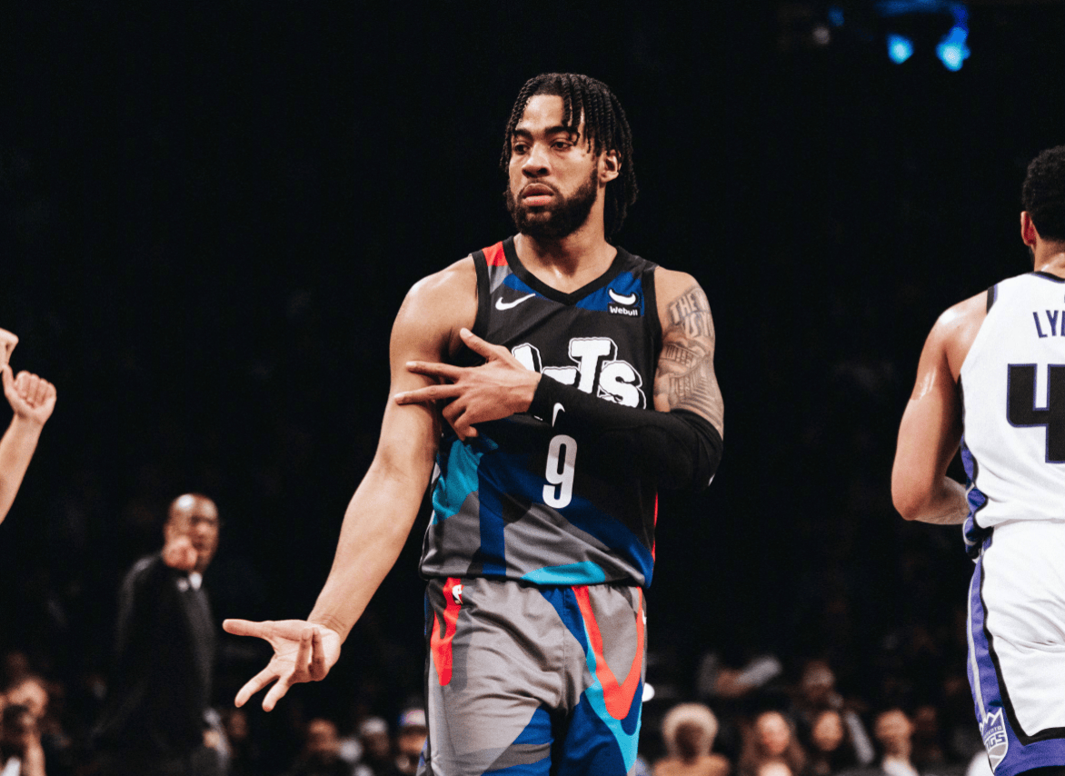 开云-关于Rookie在湖人比赛中大胜，关键助攻引发热议！的信息